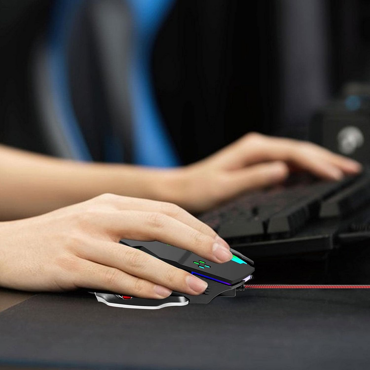 BAJEAL G8 Luminous Gaming Mouse — in use